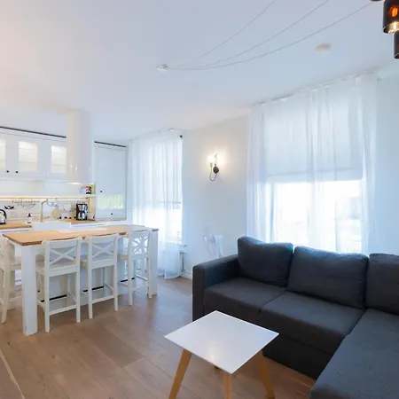 Apartament Karusselli Parnawa